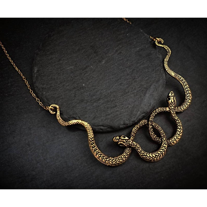 Collier en palstron serpent nouées