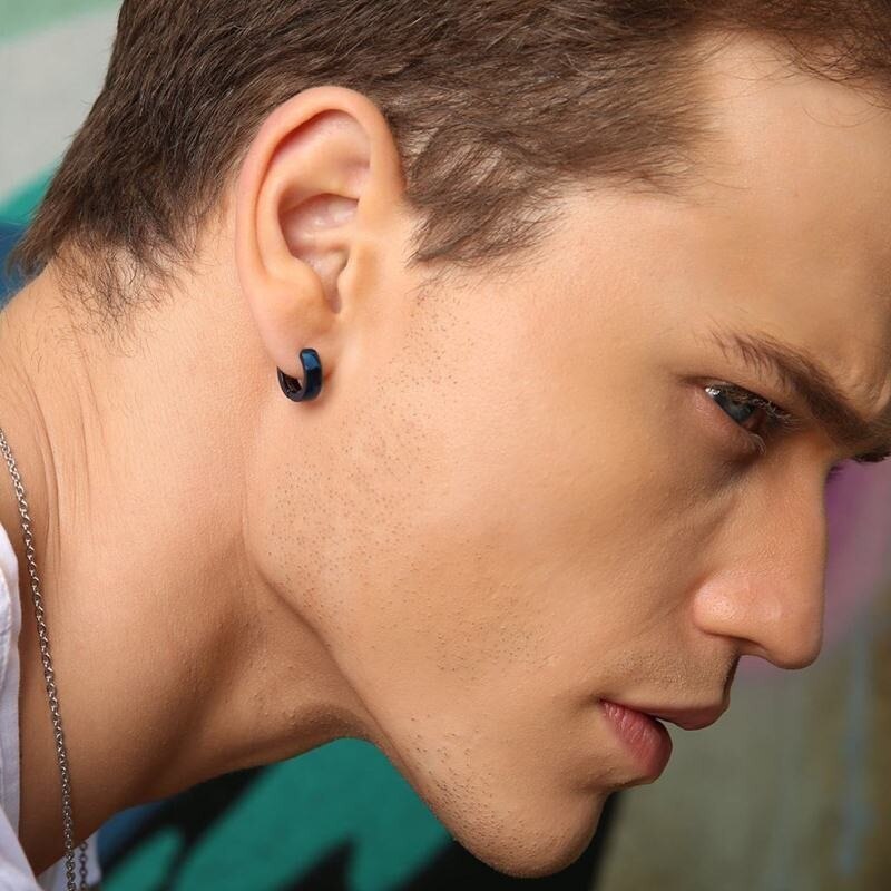 Boucle d'oreille créoles homme en acier unique