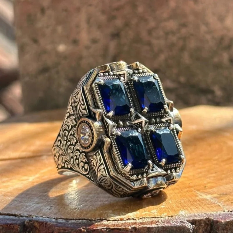 Bague Totem Sculptée aux Pierres Bleues – Héritage