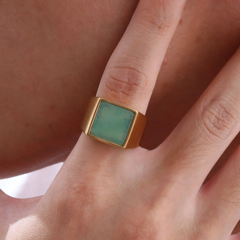 Bague en pierre verte