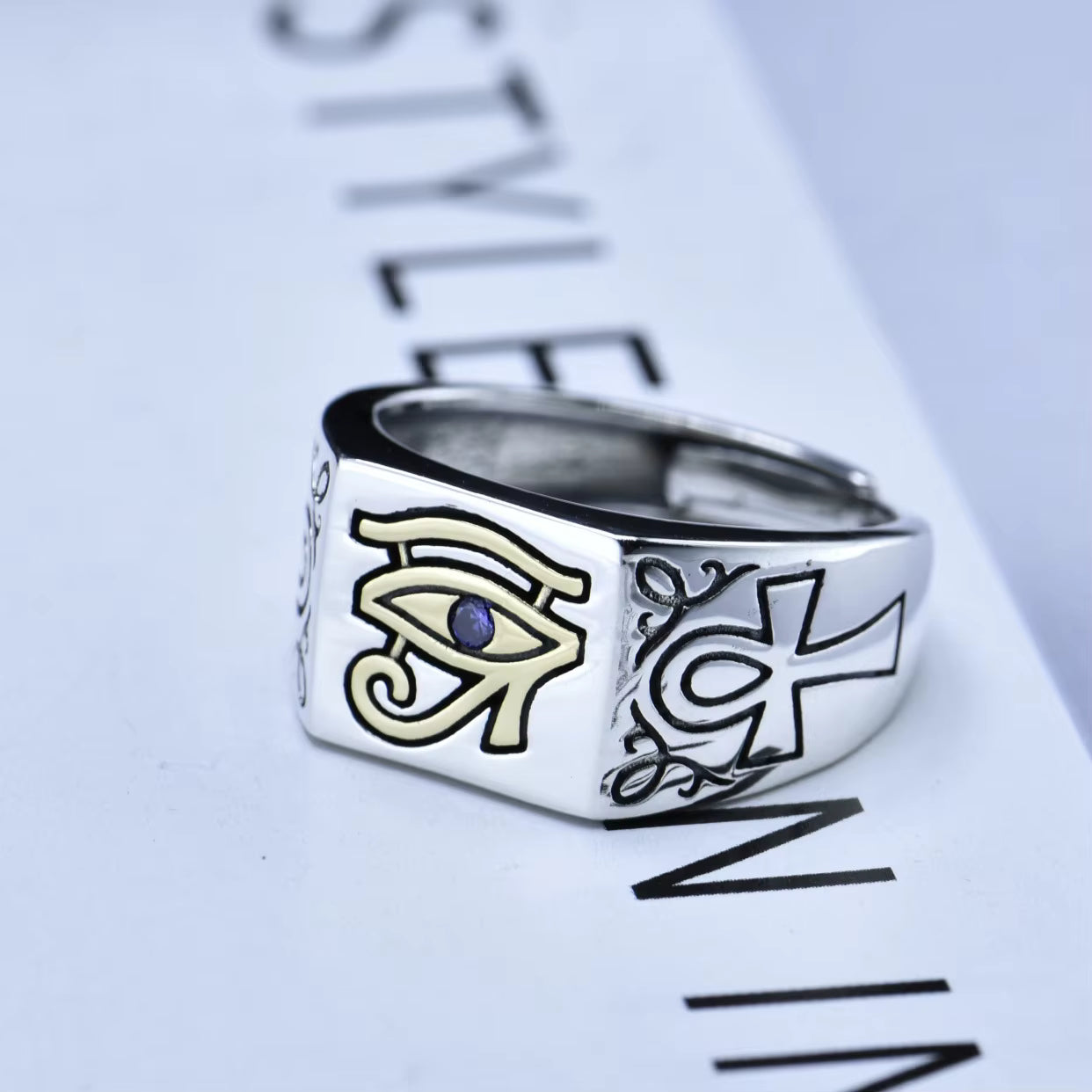 Bague Rétro Égyptienne – Œil d’Horus & Croix Ankh