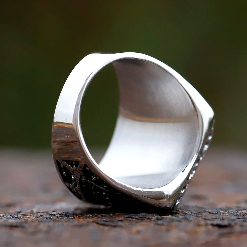 Bague carré en acier vert