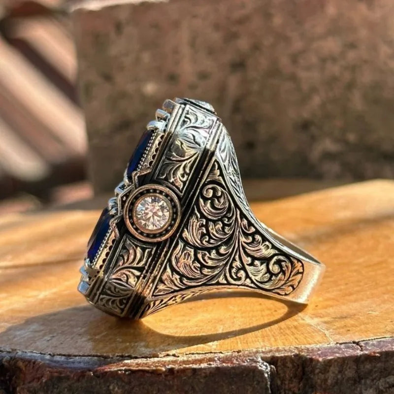 Bague Totem Sculptée aux Pierres Bleues – Héritage
