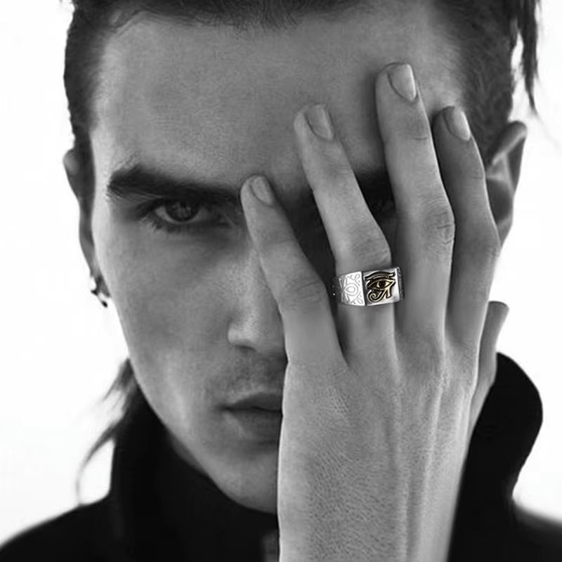 Bague Rétro Égyptienne – Œil d’Horus & Croix Ankh