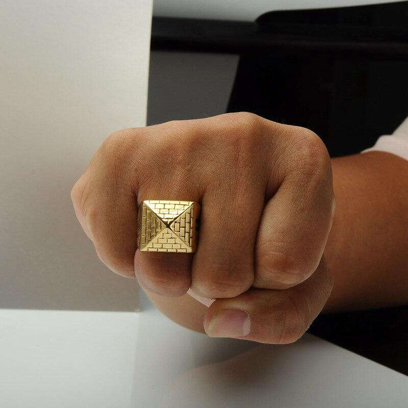Bague Égyptienne  Pyramide en or