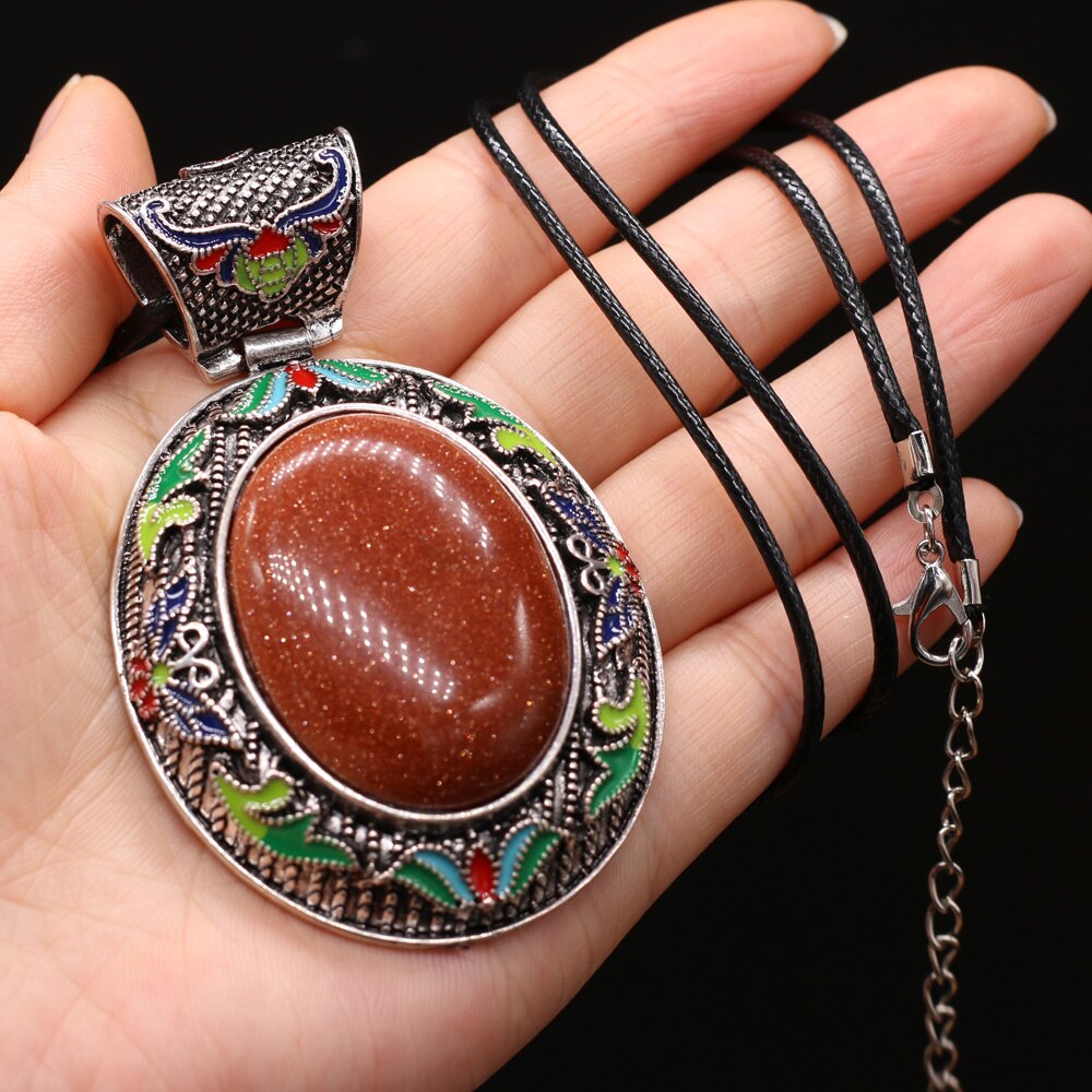 Collier ovale antique