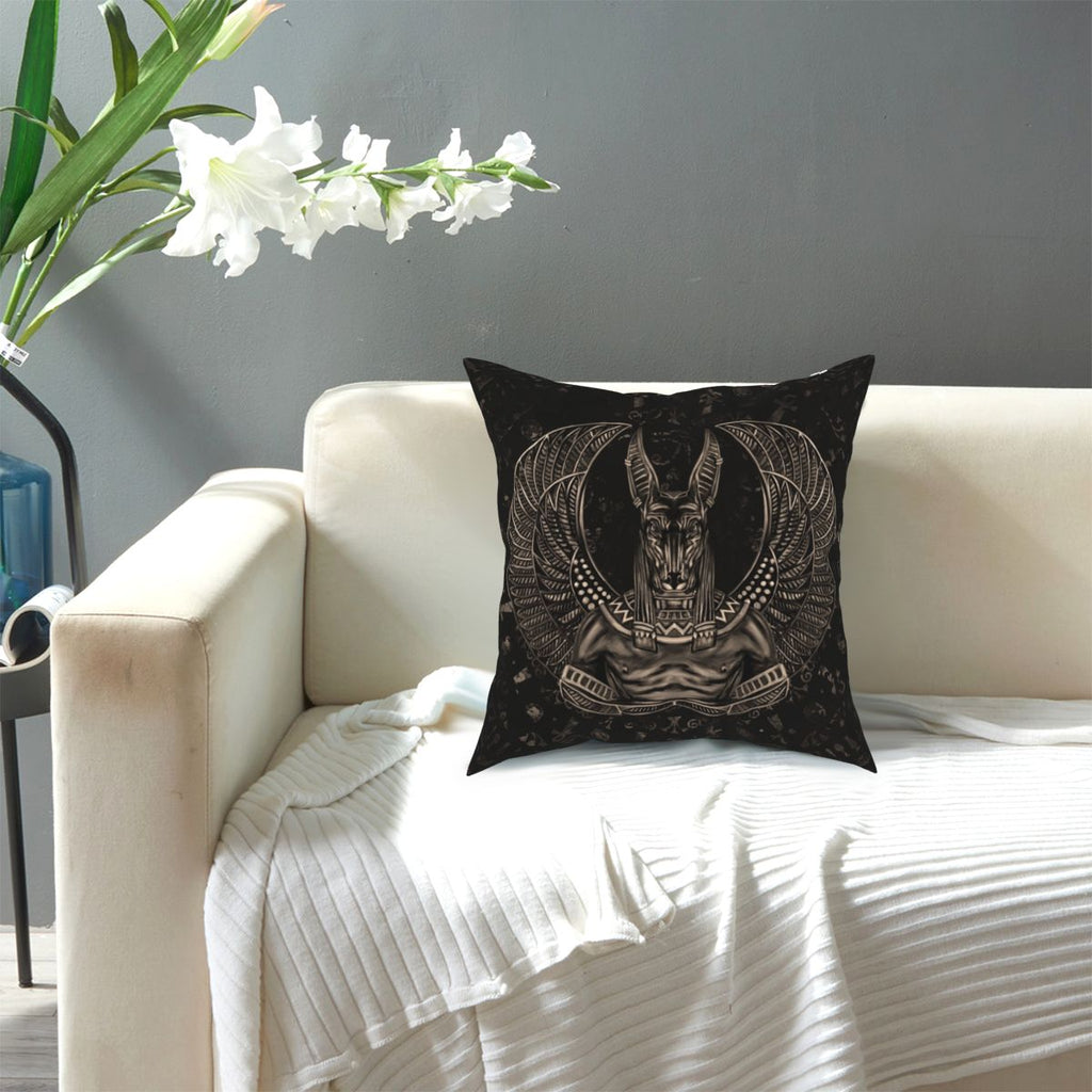 Housse de coussin noir Anubis et ses ailes