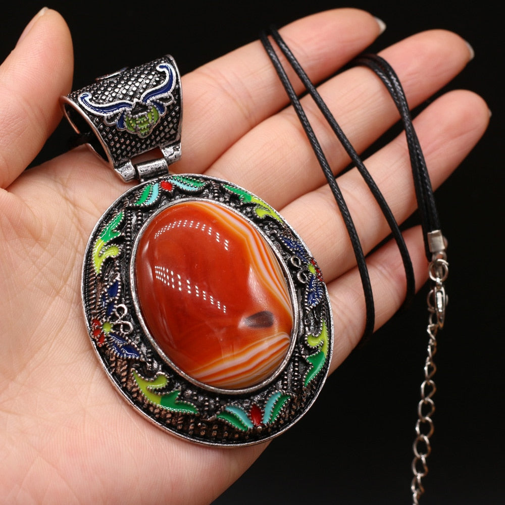 Collier ovale antique