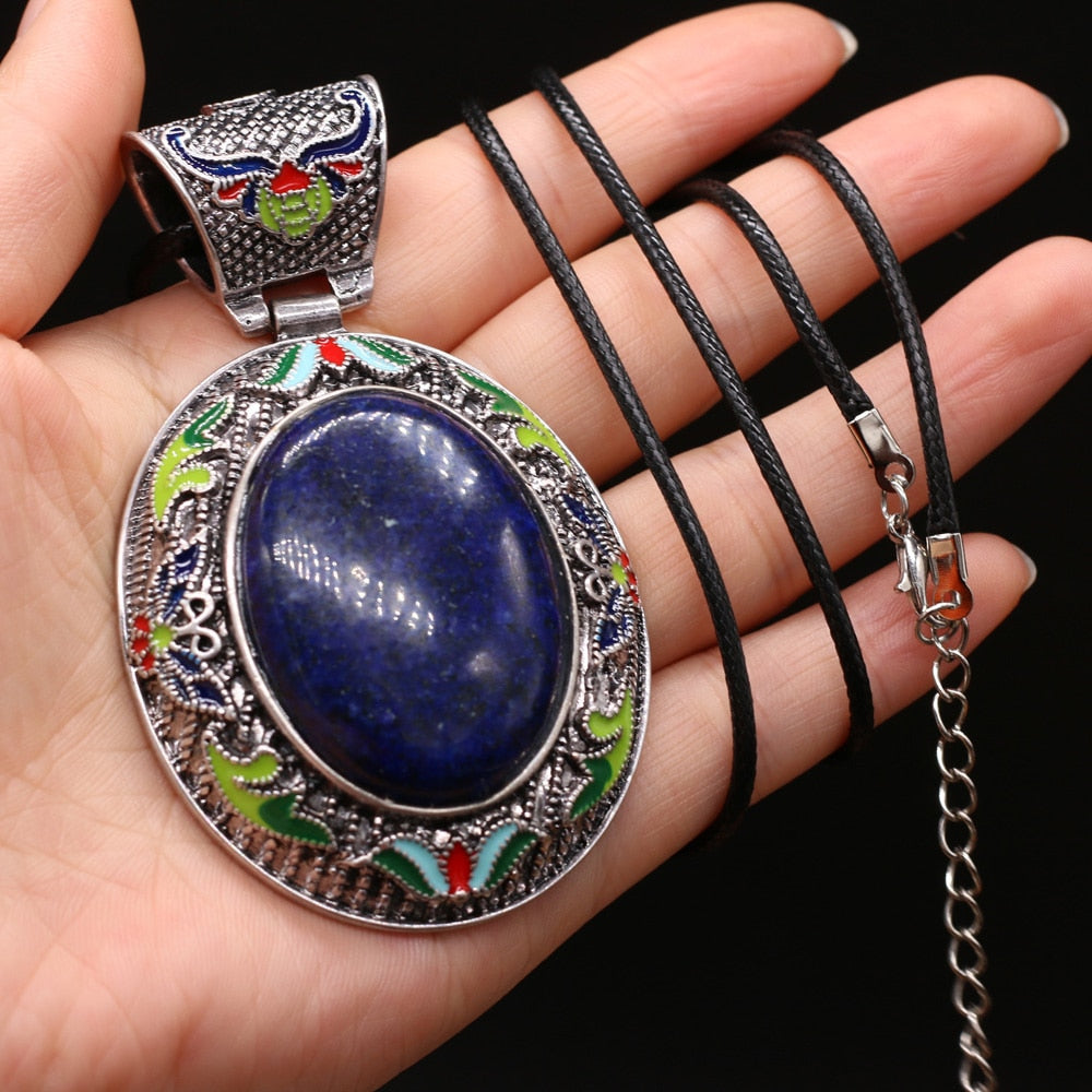 Collier ovale antique