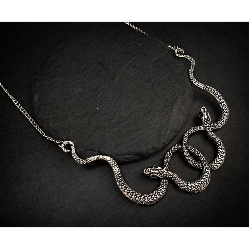 Collier en palstron  serpent nouées