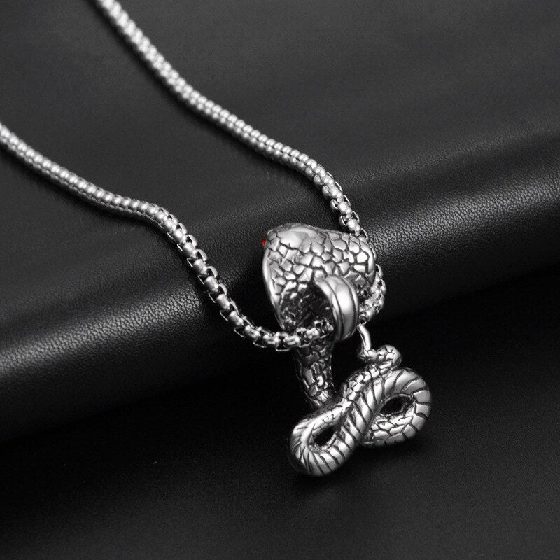 Tendencia Cobra Colgante Collar Titanio Acero Mujeres Hombres Joyería Animal Serpiente Viper Cobra Colgante Collar de cadena corta