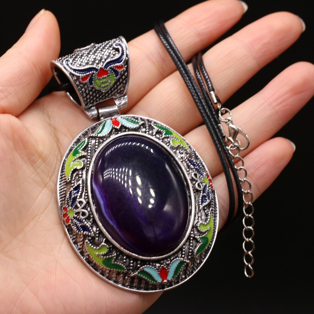Collier ovale antique