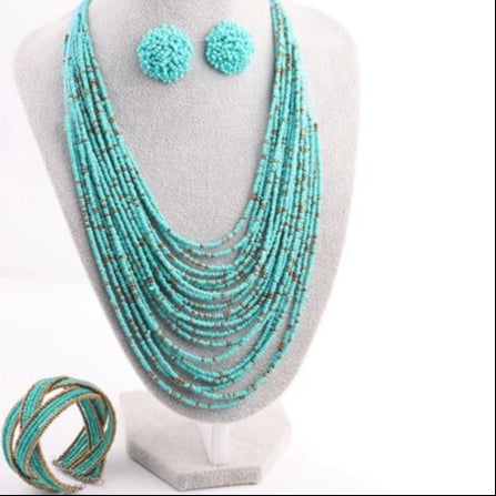 Collier plastron nature et perlé