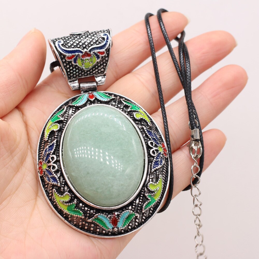 Collier ovale antique