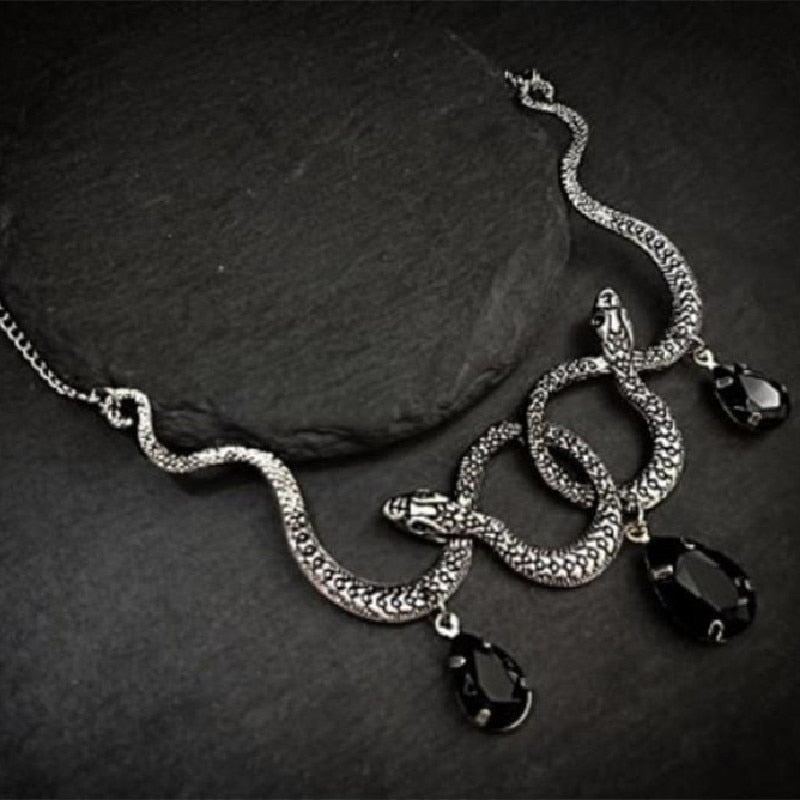 Collier en palstron  serpent nouées