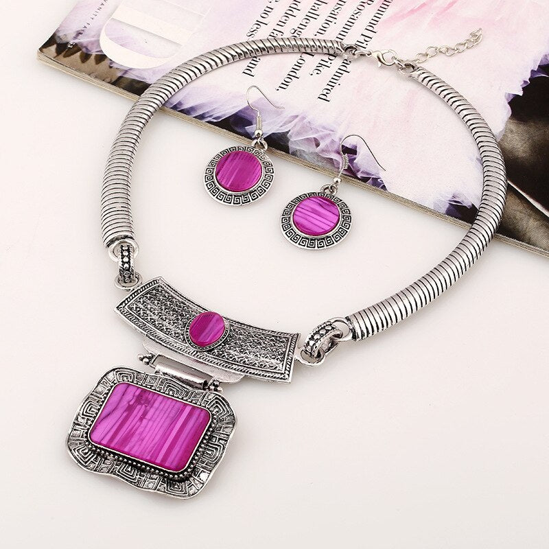 Collier en plastron 4 couleurs Maximun