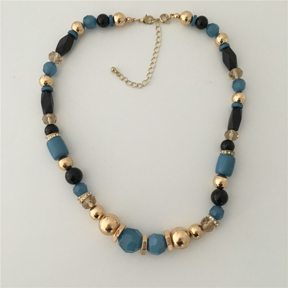 Collier de plaisance en pierre bleue