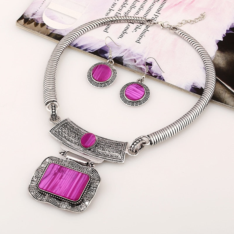 Collier en plastron 4 couleurs Maximun