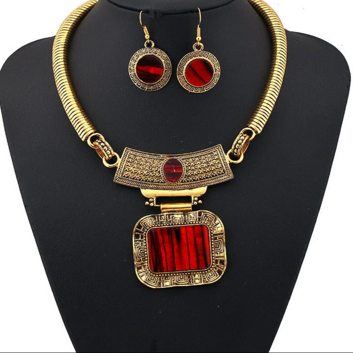Collier en plastron 4 couleurs Maximun