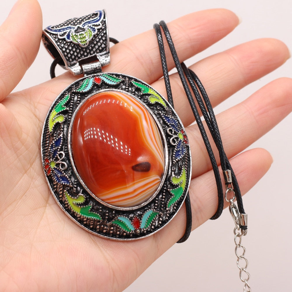 Collier ovale antique